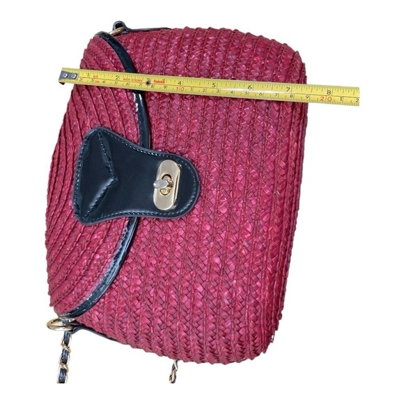 Woven Twist Lock Crossbody Bag Gold Chain
Detail Purse Black Strap Design Red - Picture 11 of 14
